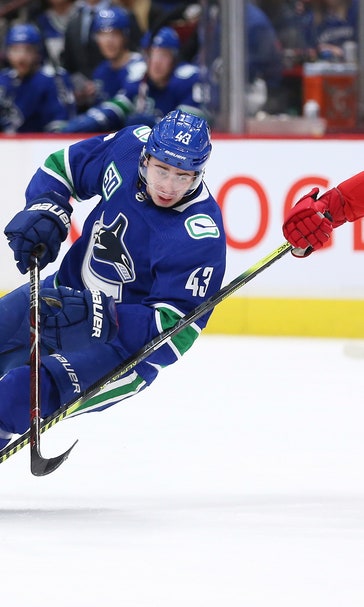 Miller scores twice, Canucks beat Red Wings 5-1